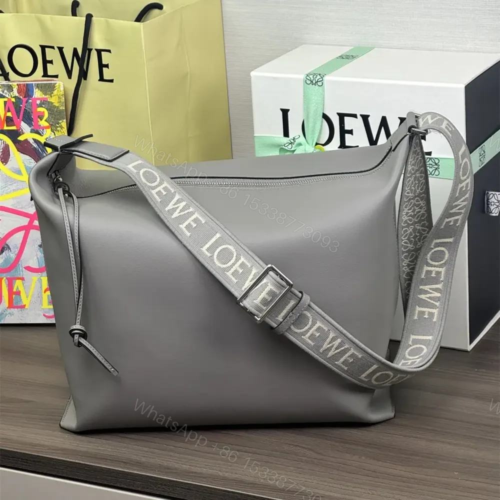 View 7 of 高仿Loewe*Cubi系列1640小牛皮斜挎包瀝青灰大號免檢版