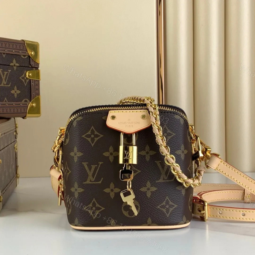 Louis Vuitton Monogram Pattern Super Premium Handbag 14x13x11cm — view 1