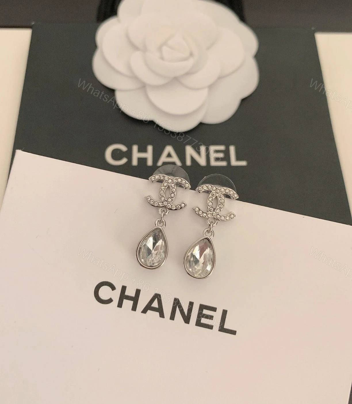 View 3 of EN – Lux Earring Chanel 036