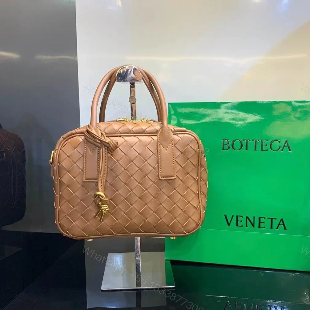 BOTTEGA — view 1