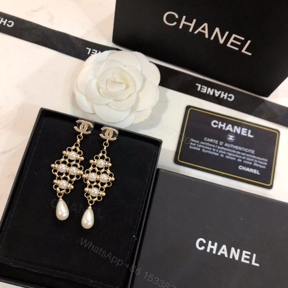 View 2 of EN – Lux Earring Chanel 020