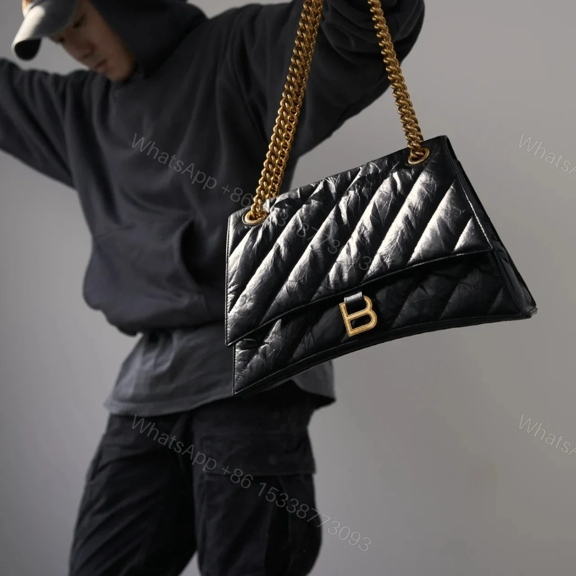 View 10 of 高仿BalenciagaCrush系列鏈條包黑金S