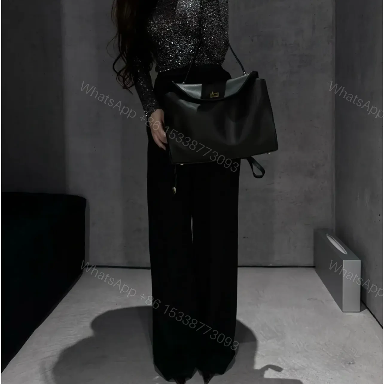 View 21 of 高仿Balenciaga*Rodeo系列V41000小牛皮手袋黑金中號免檢版