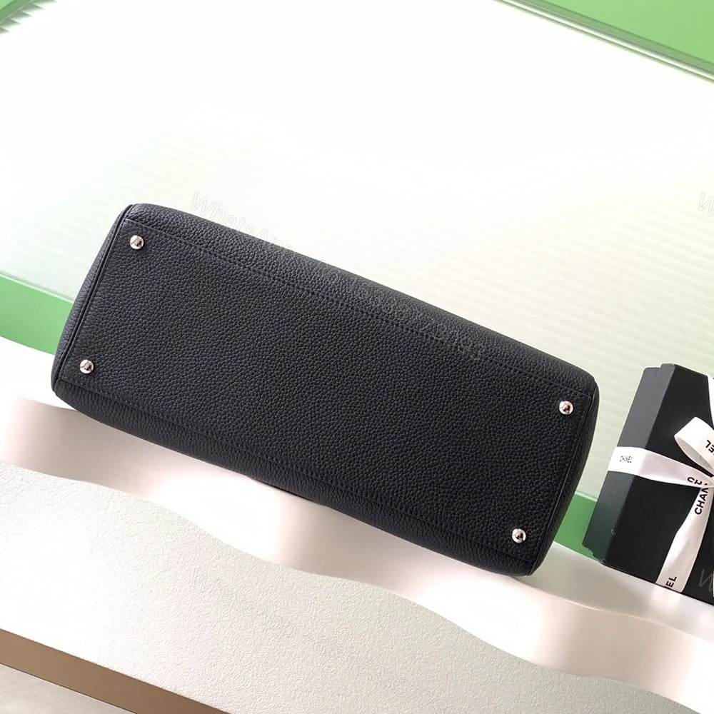 View 5 of CHANEL Executive Cerf Tote(HIGH-END GRADE)