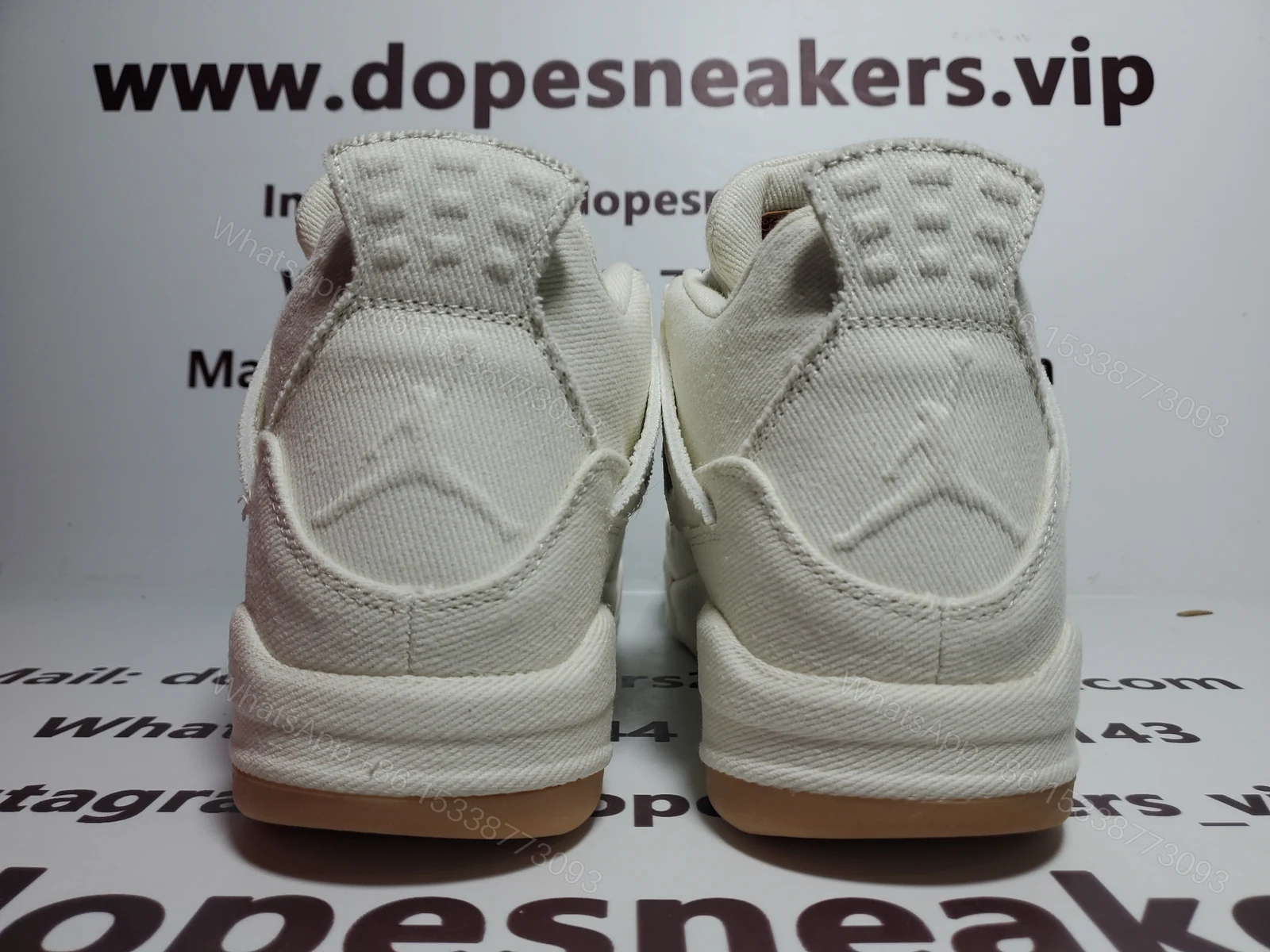 View 4 of Air Jordan 4 Retro Levi's White (Levi's Tag)