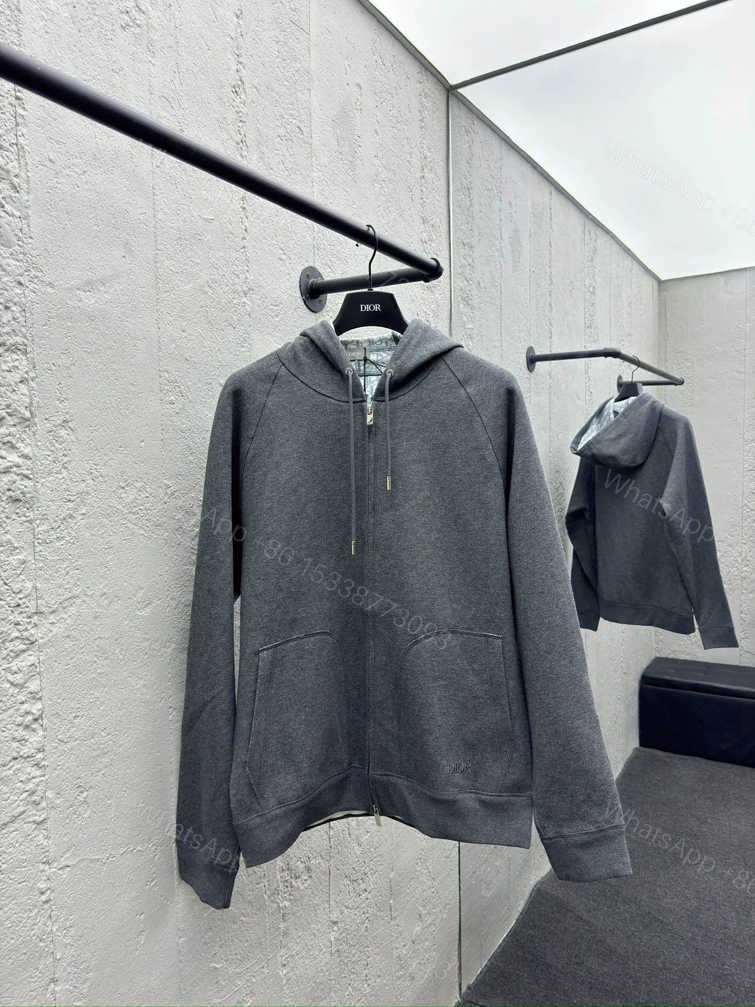 Dior 高仿連帽拉鍊衛衣 灰色簡約刺繡款外套 — view 1