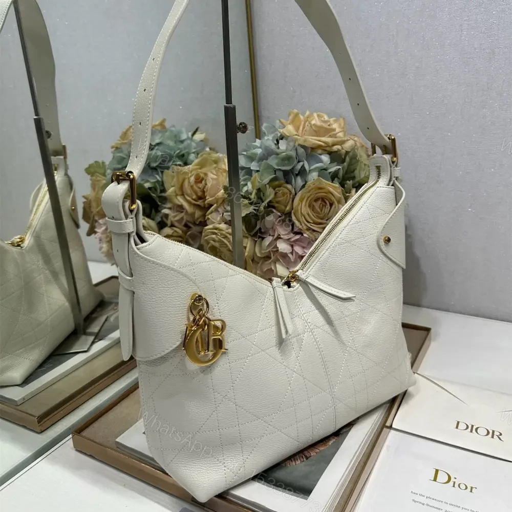 View 3 of 高仿Dior*Voyage系列M284M031小牛皮單肩包中號白色免檢版