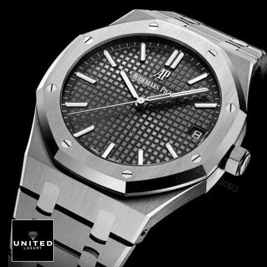 View 7 of Audemars Piguet Royal Oak 15400ST.OO.1220ST.04 Replica