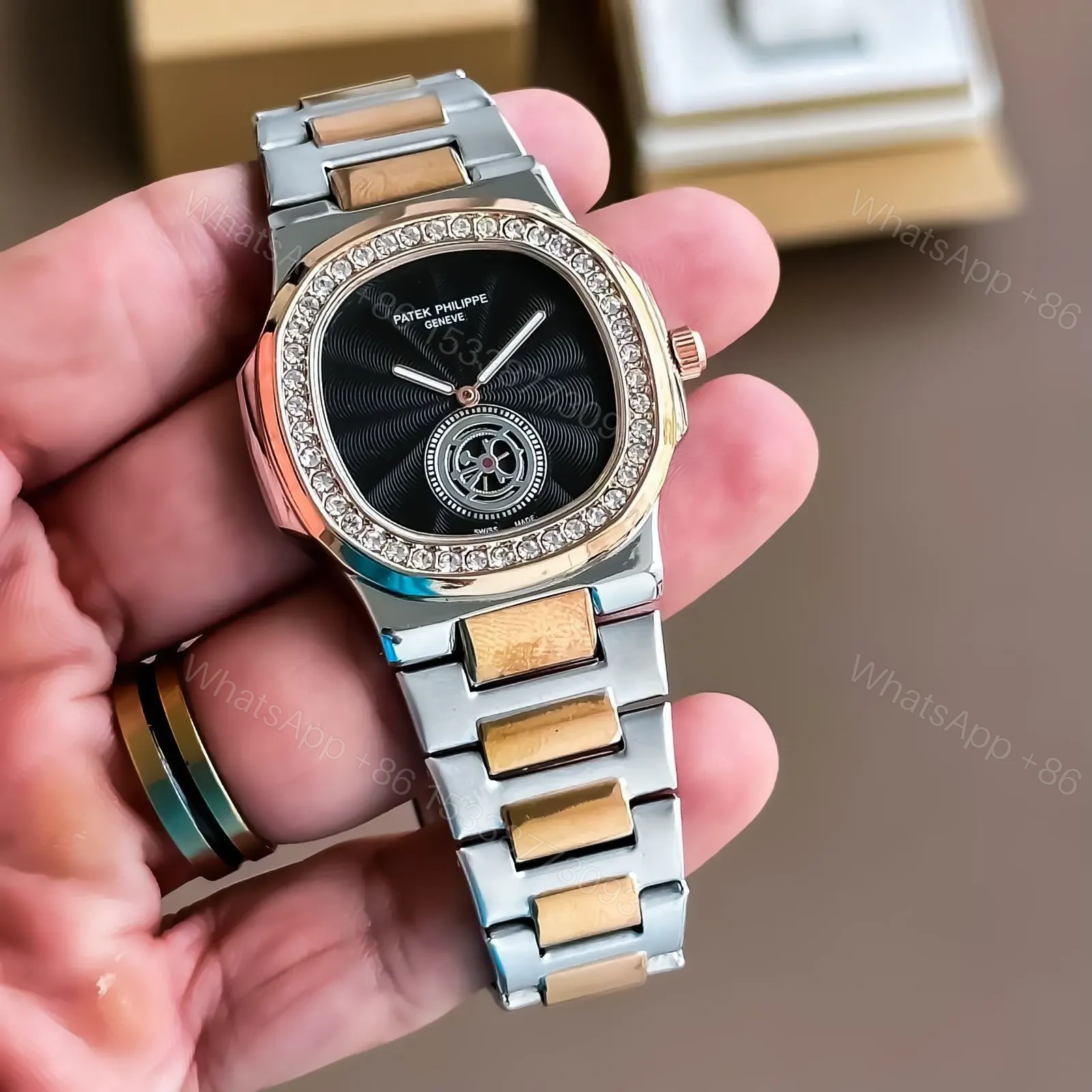 * Patek Philippe _* For men’s Original model Patek Nautilus — view 1