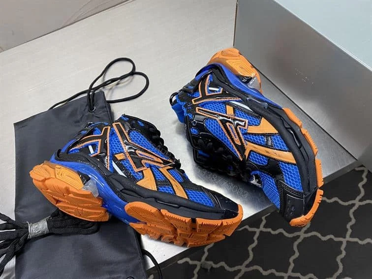 View 7 of BALENCIAGA MEN’S RUNNER TRAINERS IN BLUE – BB206