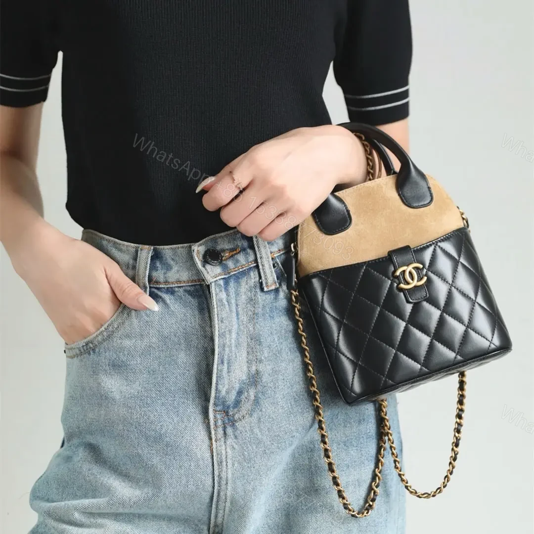 View 28 of 高仿Chanel*25A系列AS4742麂皮拼小羊皮貝殼包免檢版