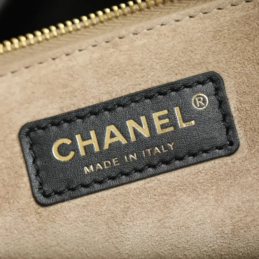 View 11 of 高仿Chanel*26S系列AS6243小牛皮單肩包小號黑色免檢版
