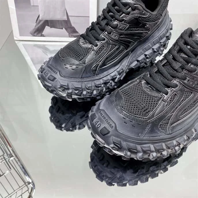 View 3 of BALENCIAGA MEN’S DEFENDER TRAINERS – BB226