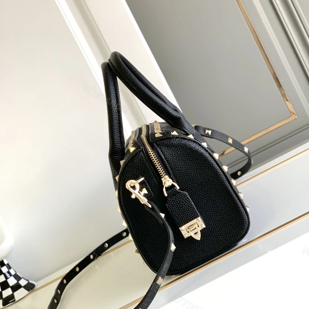 View 3 of VALENTINO CARAVANI BOLSAS ROCKSTUD GRANATO BLACK 24CM