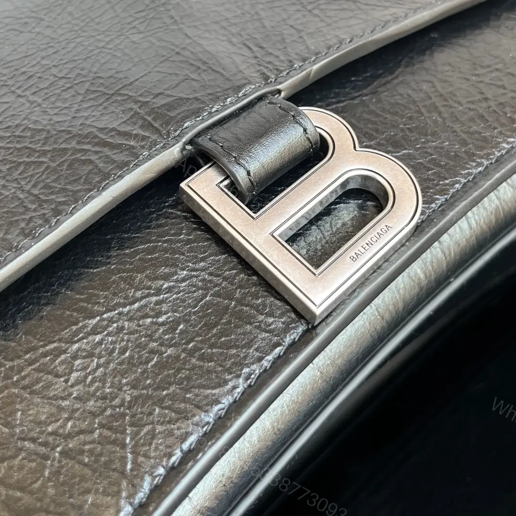 View 10 of 高仿Balenciaga冬季新款Crush腋下包黑銀