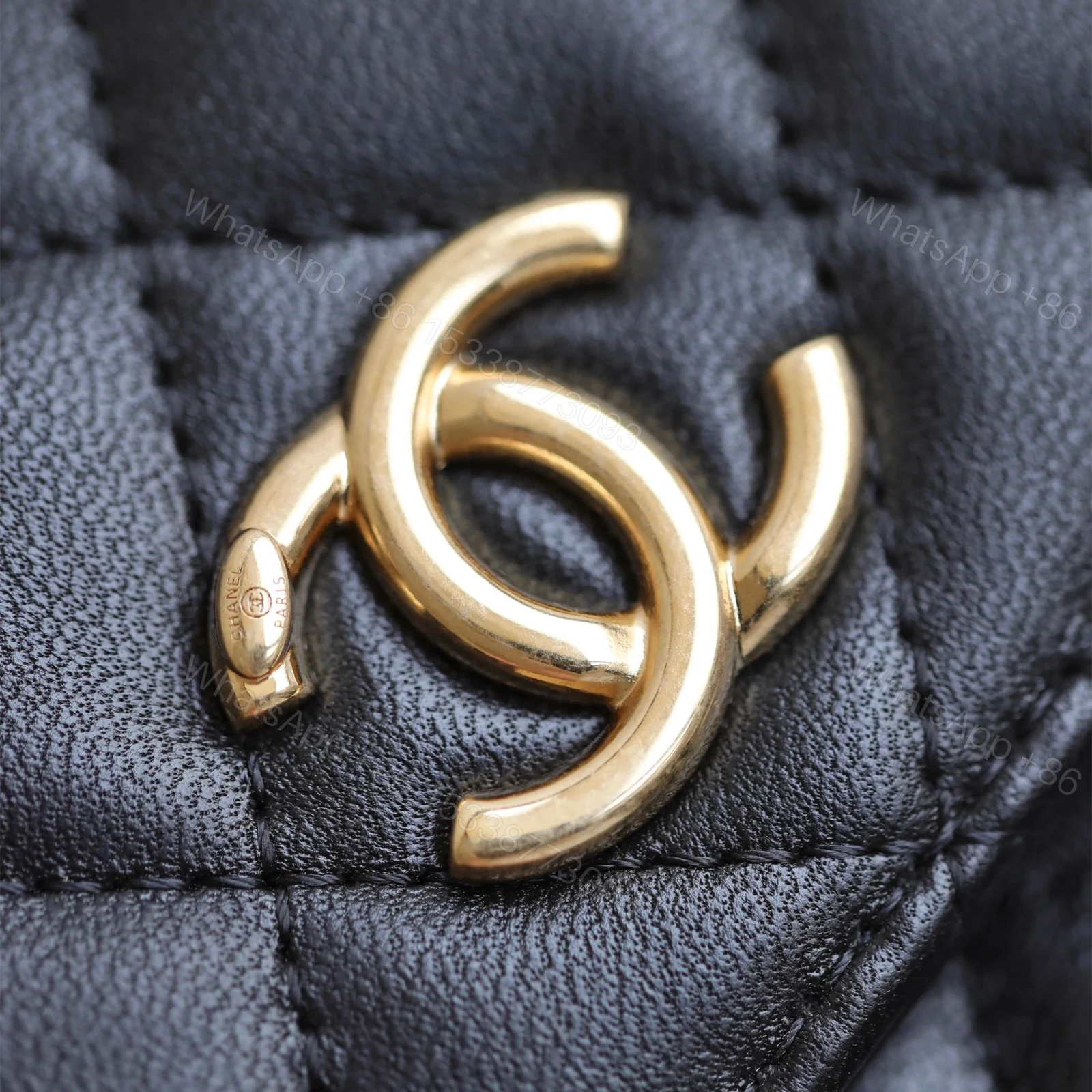 View 13 of Chanel復刻鏈條手拿包23B珍珠手柄黑金款