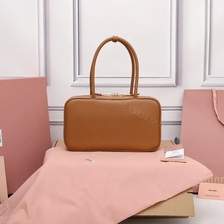 View 2 of 高仿miumiu*5BB172壓紋LOGO手提包小牛皮白蘭地免檢版