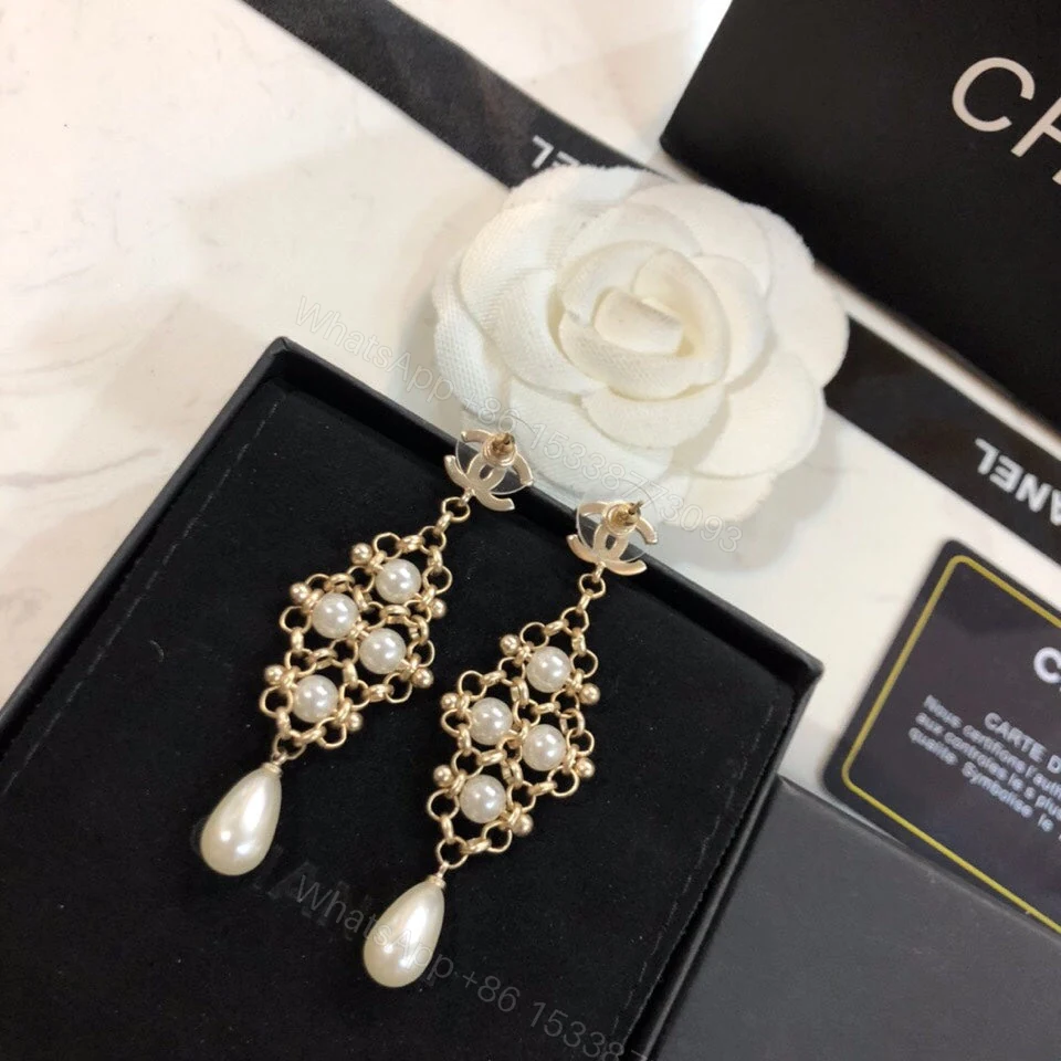 View 4 of EN – Lux Earring Chanel 020