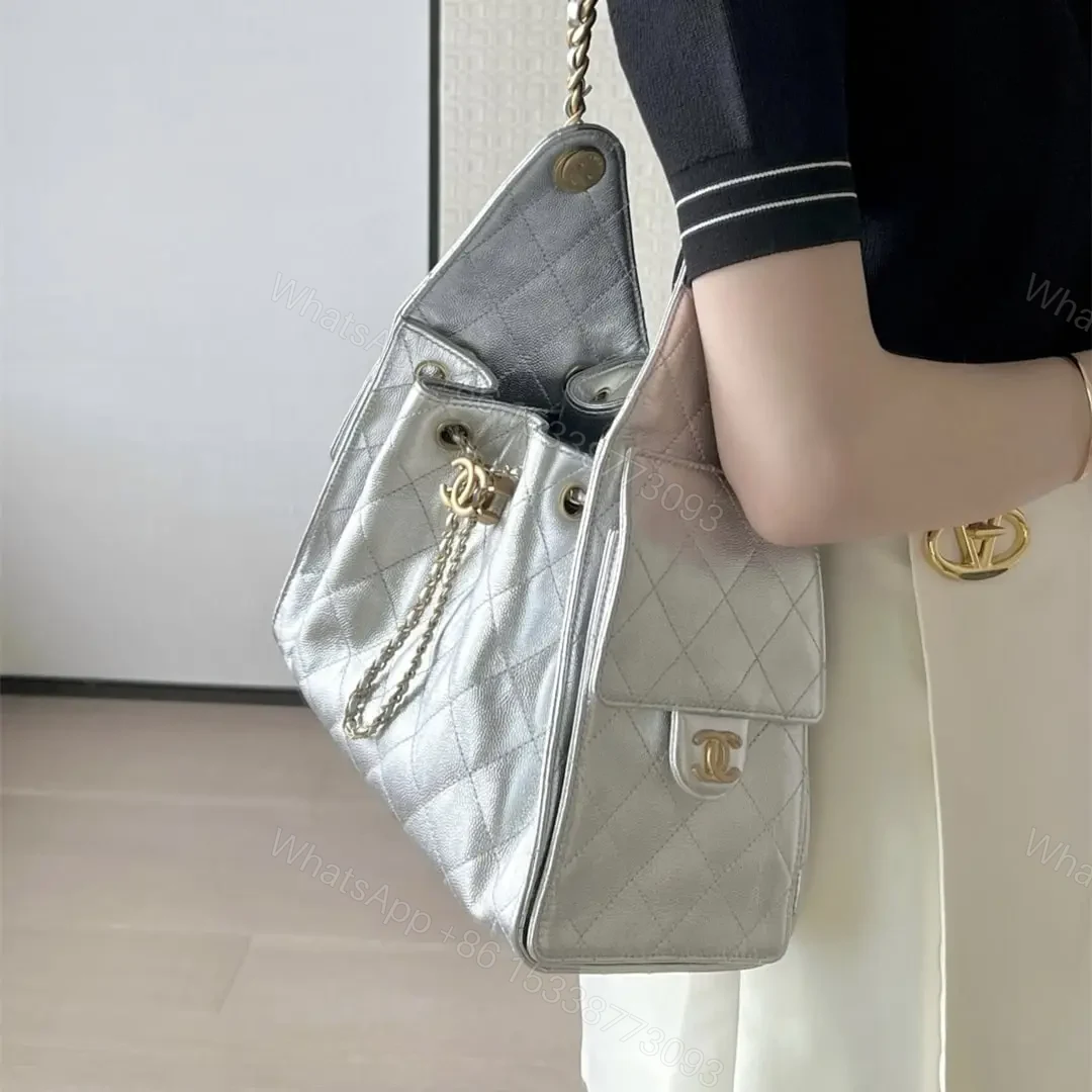 View 19 of 高仿Chanel*25S系列AS5293金屬牛皮流浪包銀色小號免檢版