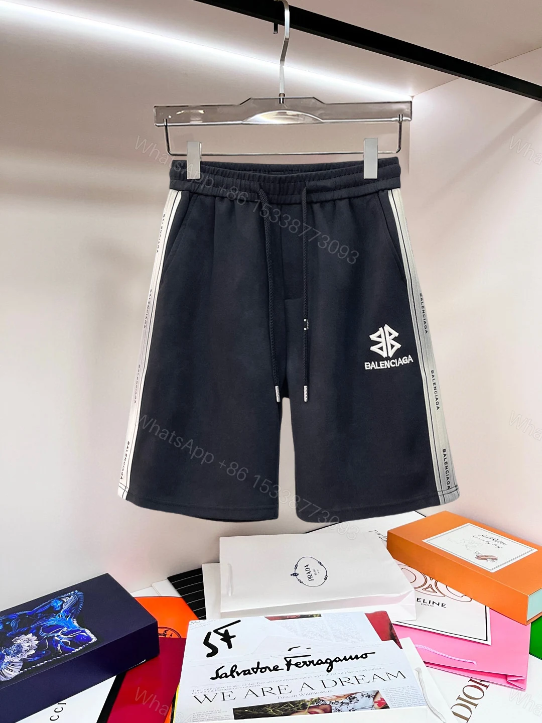Balenciaga 原單 男款口袋短褲 工裝風設計 多口袋機能款 — view 1