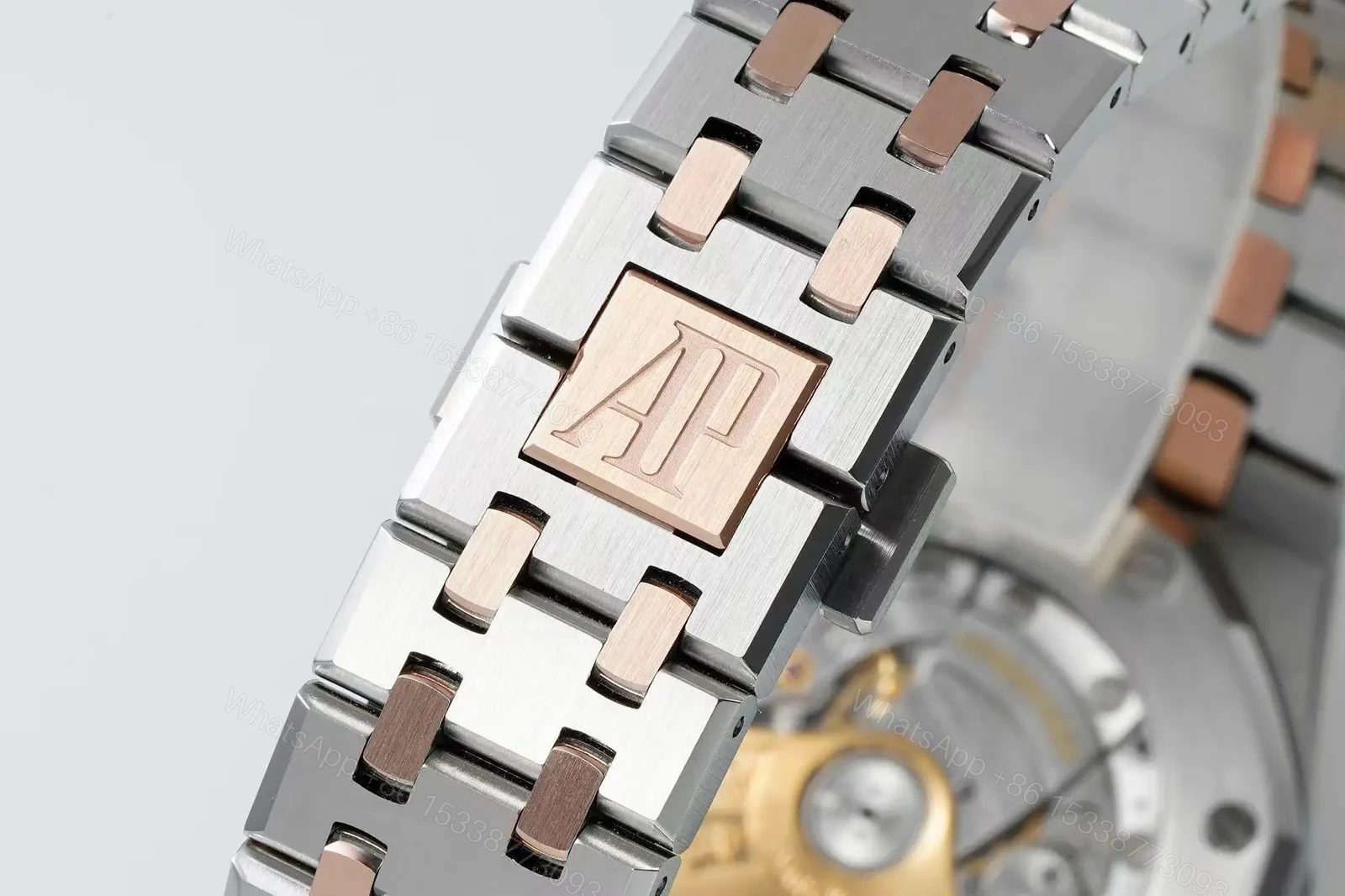 View 7 of Replica Audemars Piguet Royal Oak Selfwinding Silver 15400SR.OO.1220SR.01