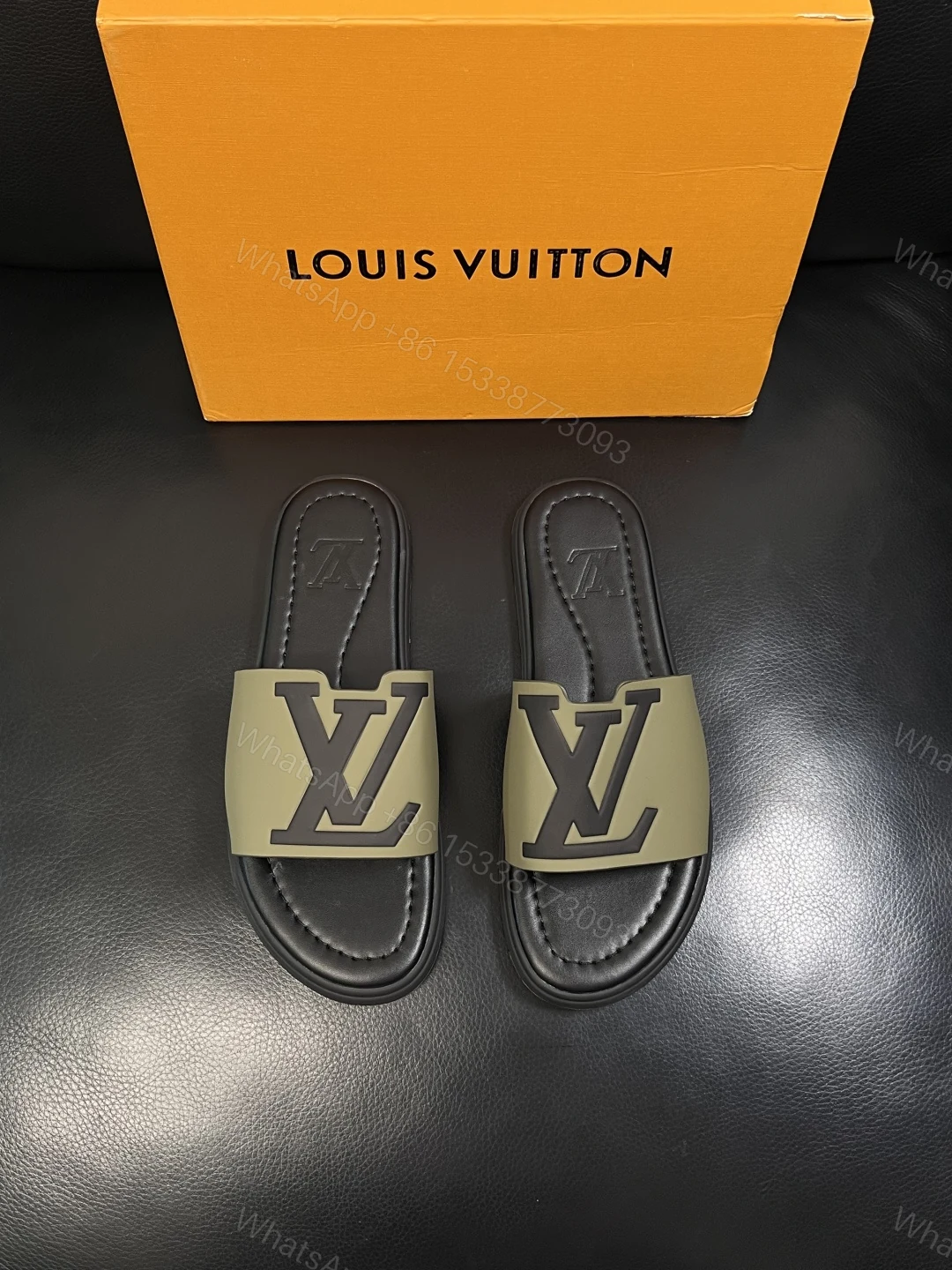 LV 復刻 男款拖鞋 大LOGO休閒涼拖 時尚百搭款 — view 1