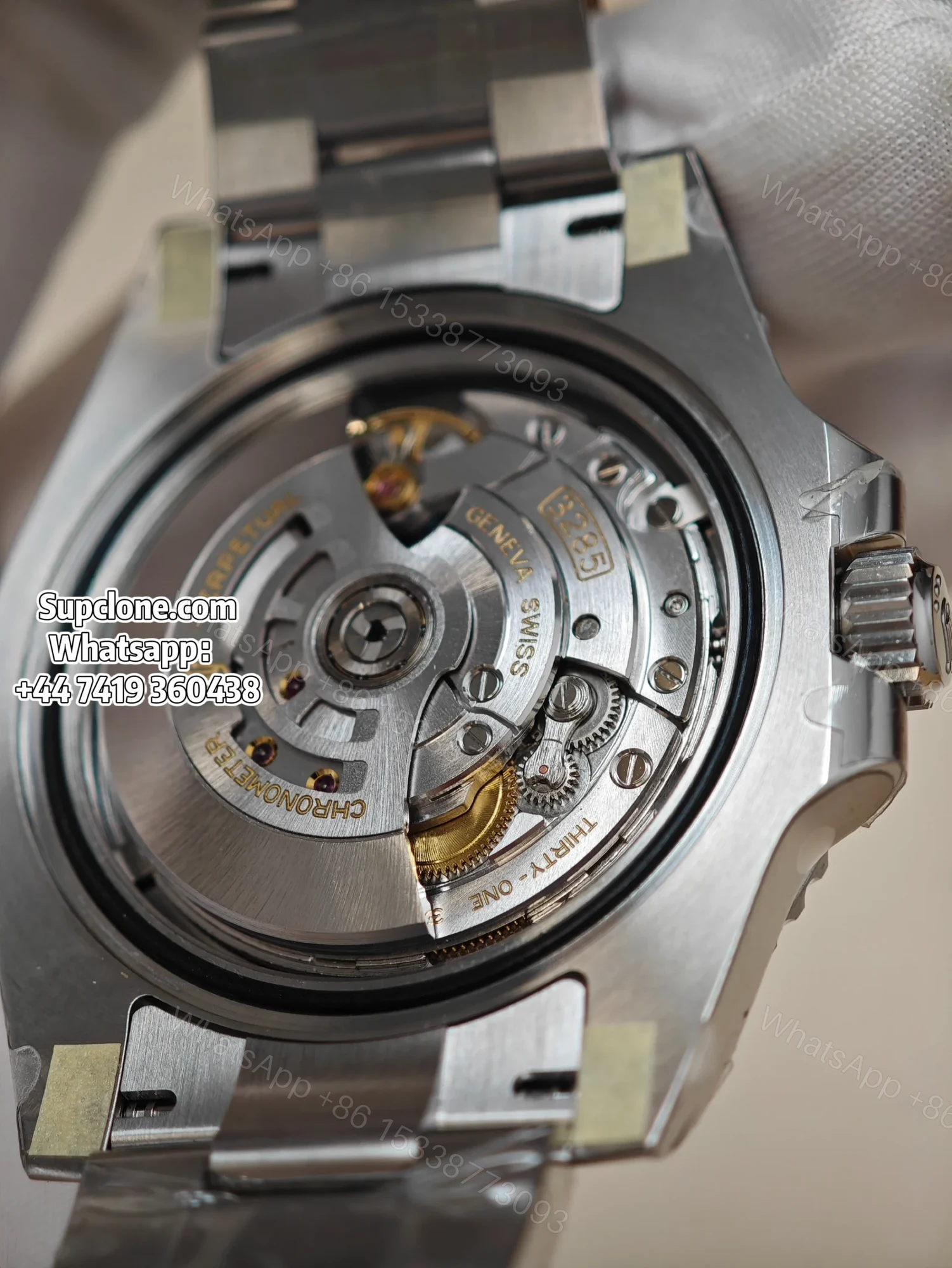View 17 of Rolex Super Clone Watches 1:1 Pepsi GMT-Master II 126710BLRO DD3285 Oyster V3