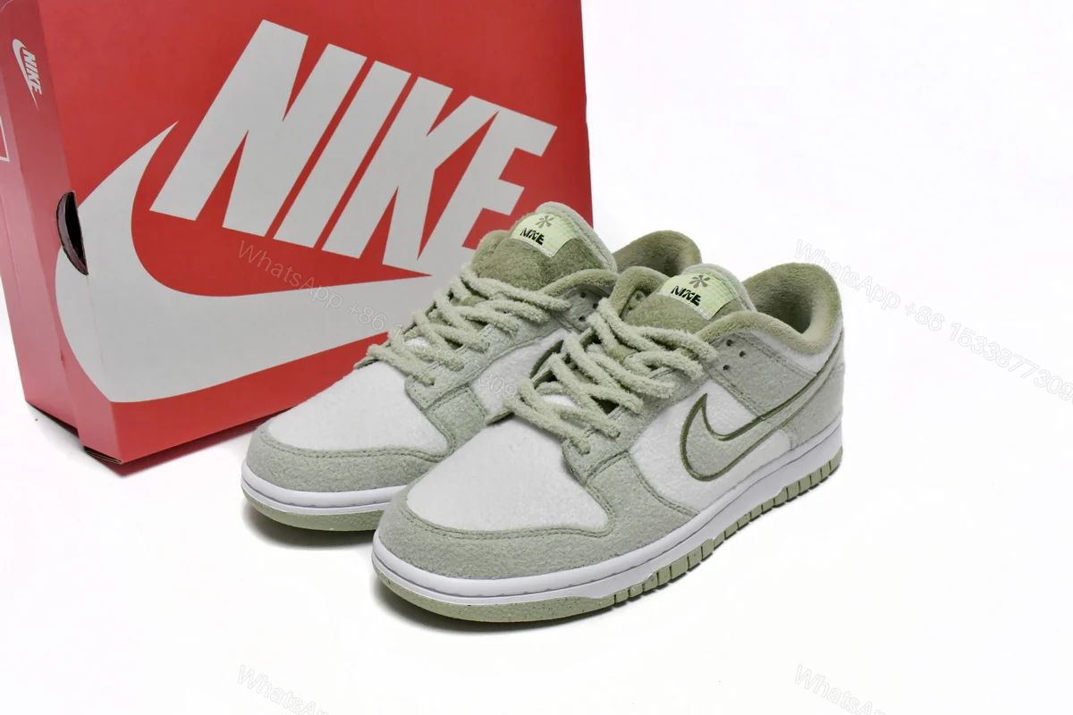 Dunk Low SE "Honeydew" DQ7579-300 — view 2