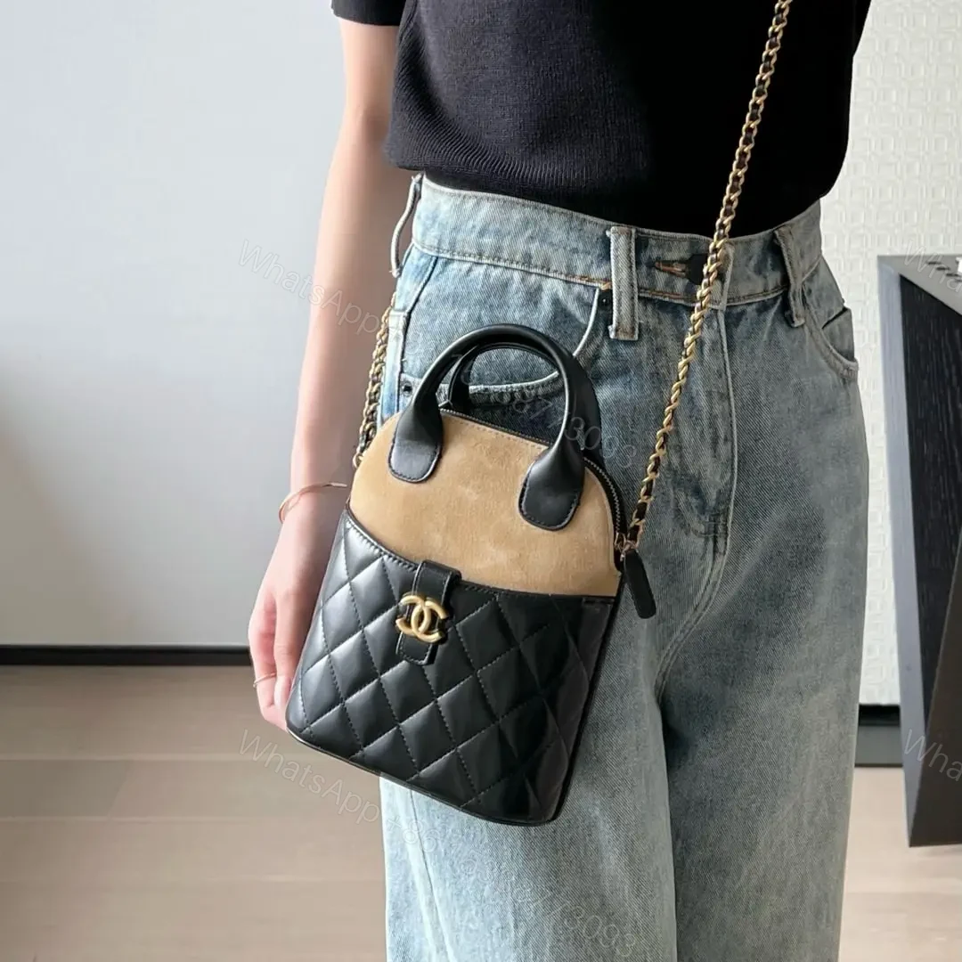 View 22 of 高仿Chanel*25A系列AS4742麂皮拼小羊皮貝殼包免檢版