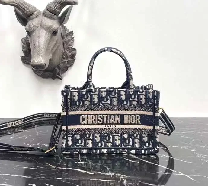 DIOR — view 1