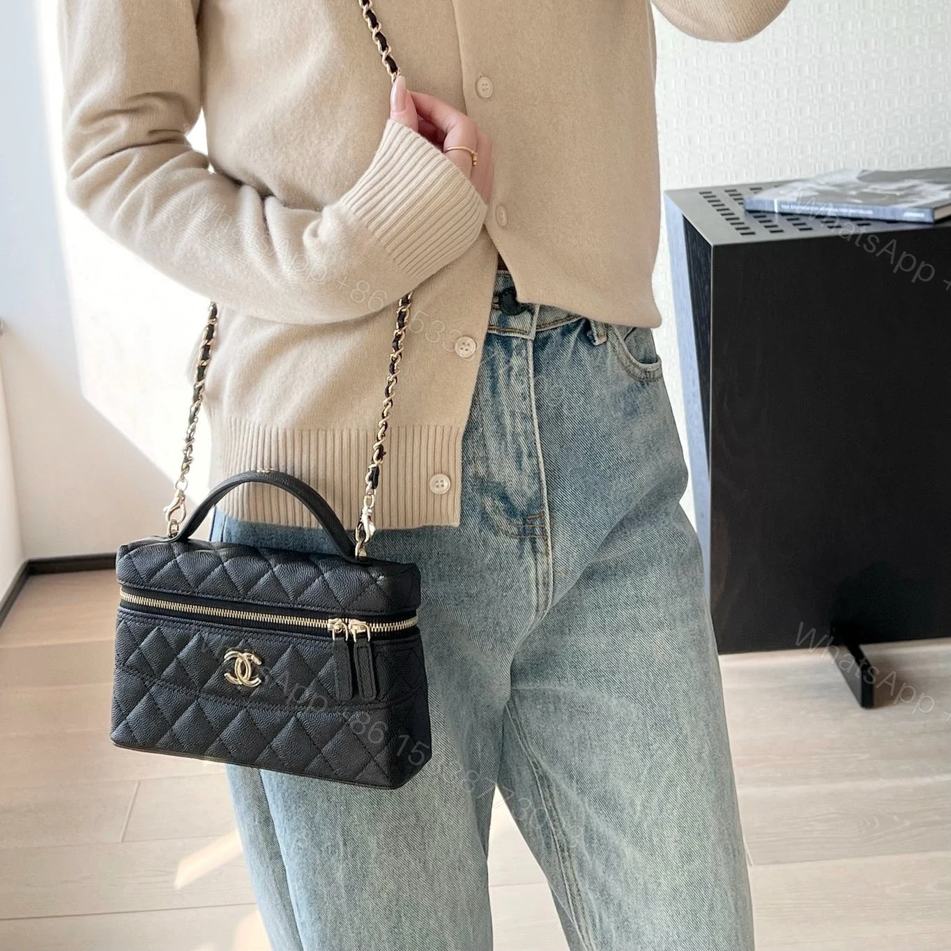 View 12 of 高仿Chanel*25C系列AP4385新款盒子包小球紋牛皮免檢版
