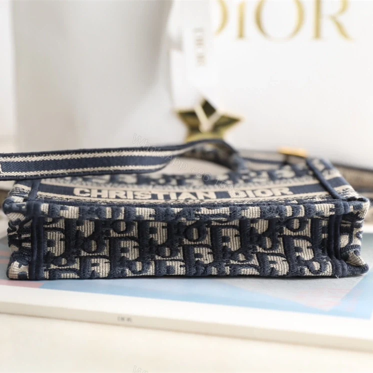 View 3 of 高仿Dior2024BookTote系列老花Mini手拎袋免檢版