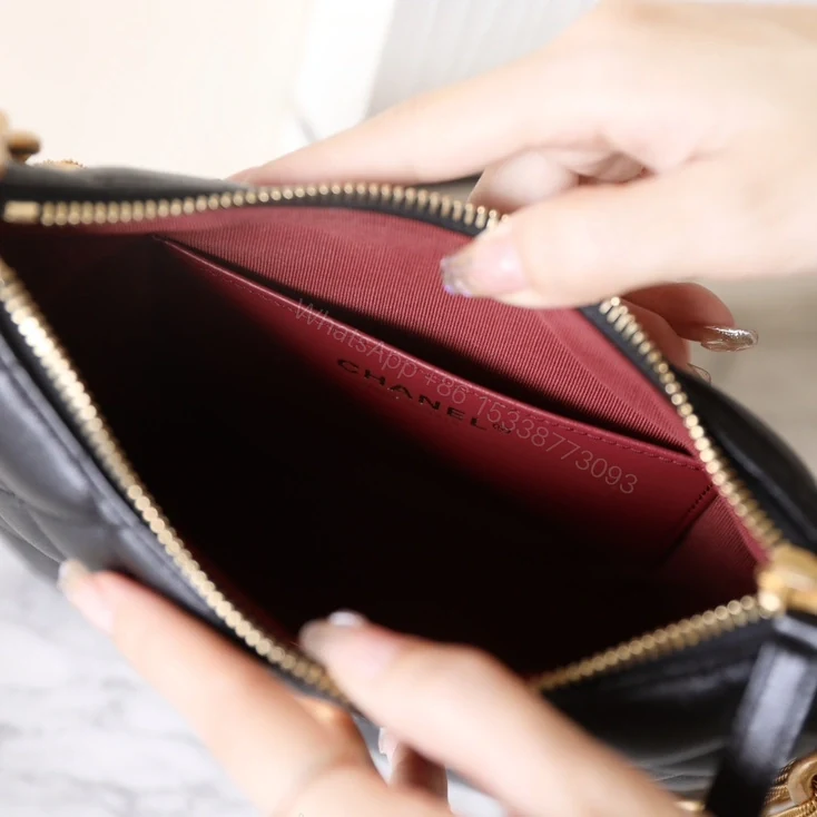 View 7 of Chanel高仿奢侈品腋下包23aHobo系列黑金免檢版