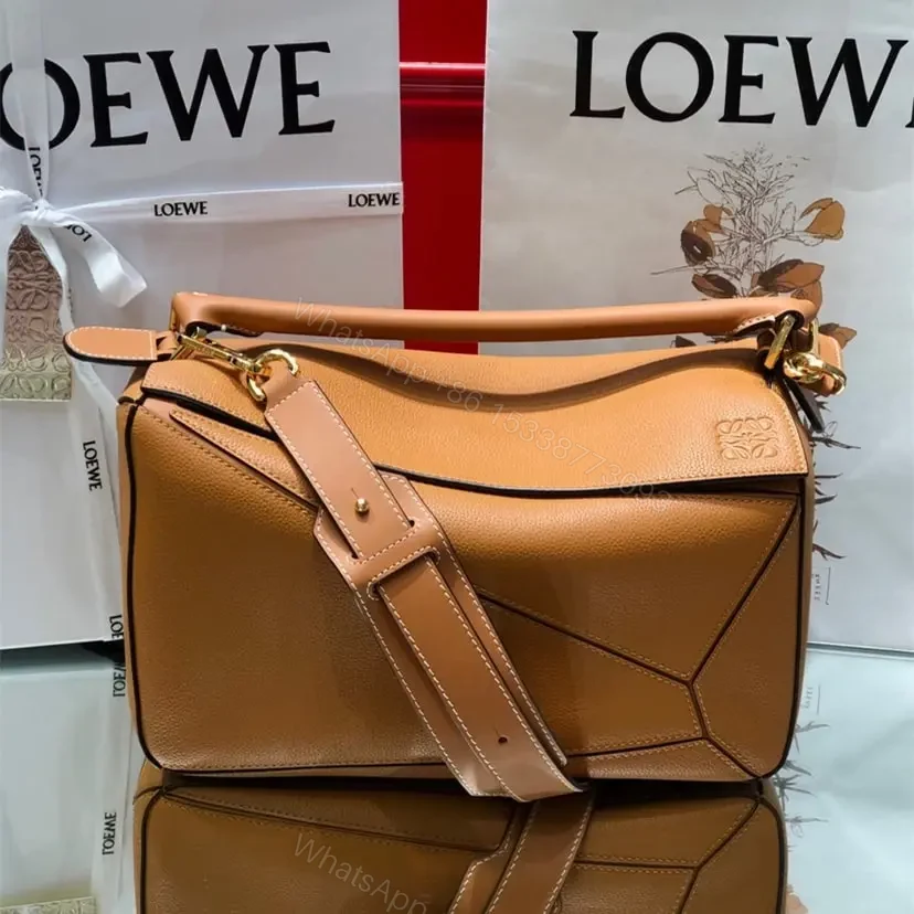 高仿Loewe*Puzzle系列2530單肩包焦糖色中號免檢版 — view 1