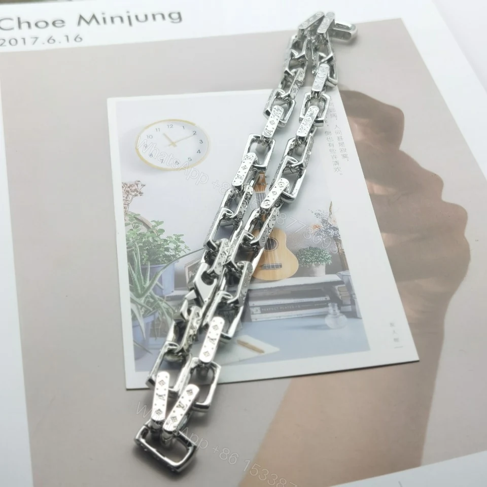 View 4 of EN – Lux LV Necklaces 093