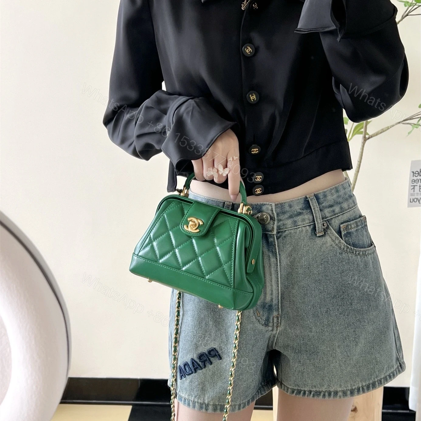 View 17 of 高仿Chanel*24A系列AS4959拋光小羊皮單肩包綠色免檢版