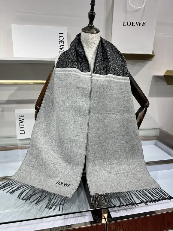 View 9 of Two-Tone LOEWE-Style Wool Scarf: Luxury Warmth & Fringed Edge
