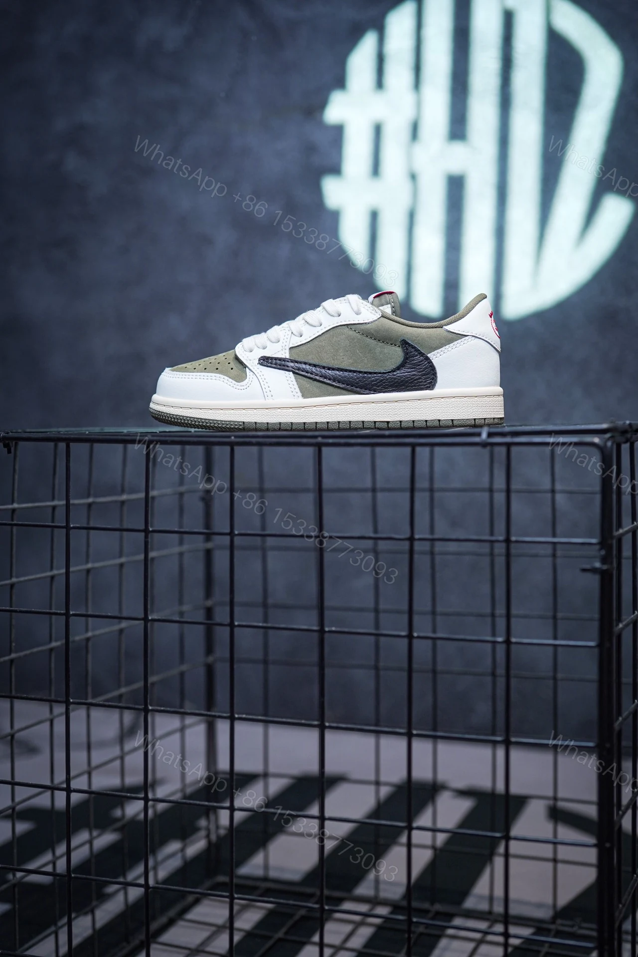Kid Shoes TS x Air Jordan 1 Low Olive — view 1