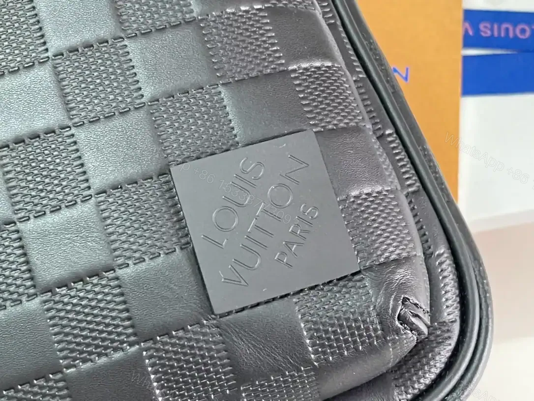 View 9 of LOUIS VUITTON AVENUE SLINGBAG – LBV414