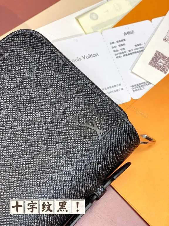View 4 of Chic Black Textured Wallet â€” Lux Crosshatch, Compact
