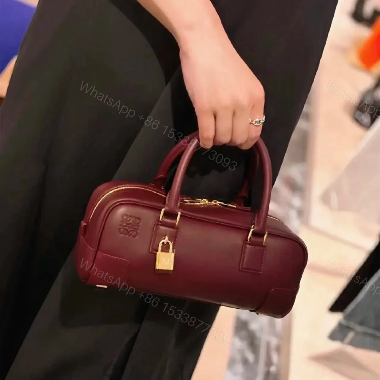 View 11 of 高仿Loewe*Amazona系列7240橫版手提包酒紅色免檢版