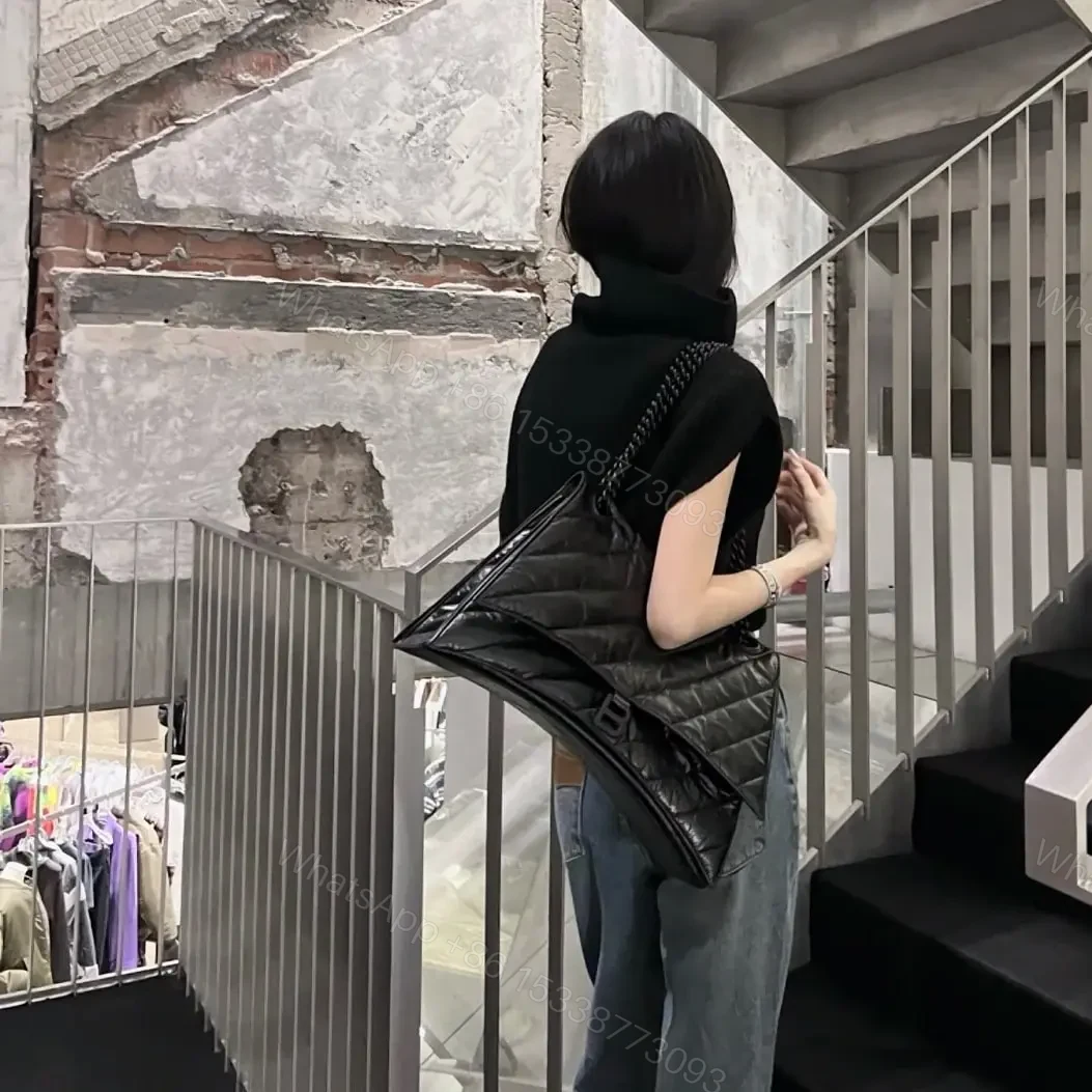 View 11 of 高仿BalenciagaCrush鏈條包大號M