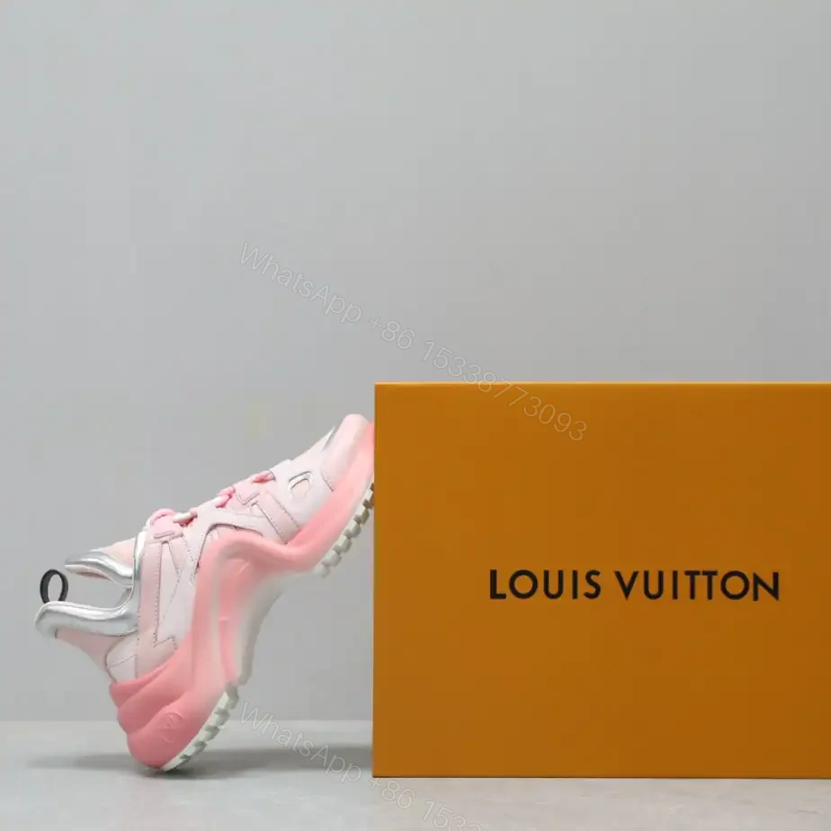 View 3 of LV ARCHLIGHT SNEAKER – LSVM015