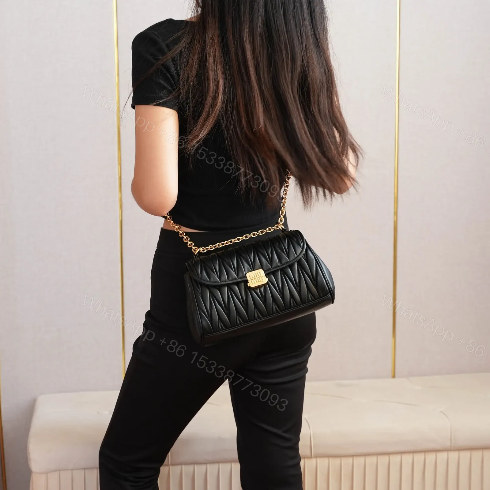 View 16 of 高仿miumiu*Matelasse系列5BD266單肩斜挎包黑色免檢版