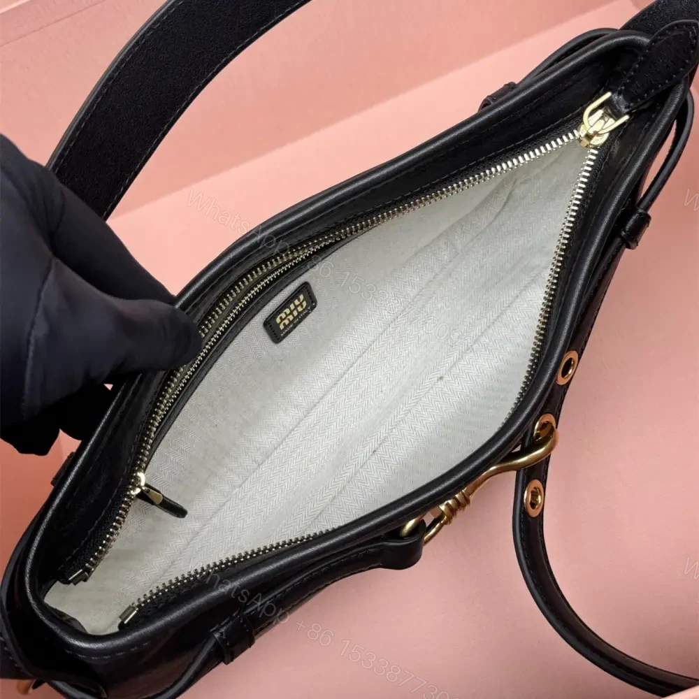 View 9 of 高仿miumiu*Aventure系列5BC182小羊皮腋下包黑色小號免檢版