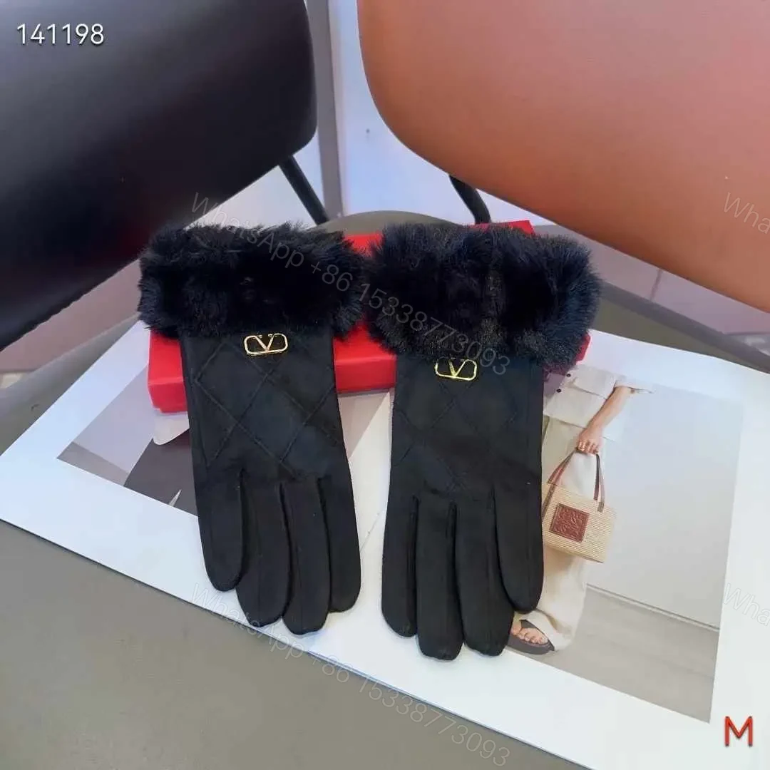 VALENTINO — view 1