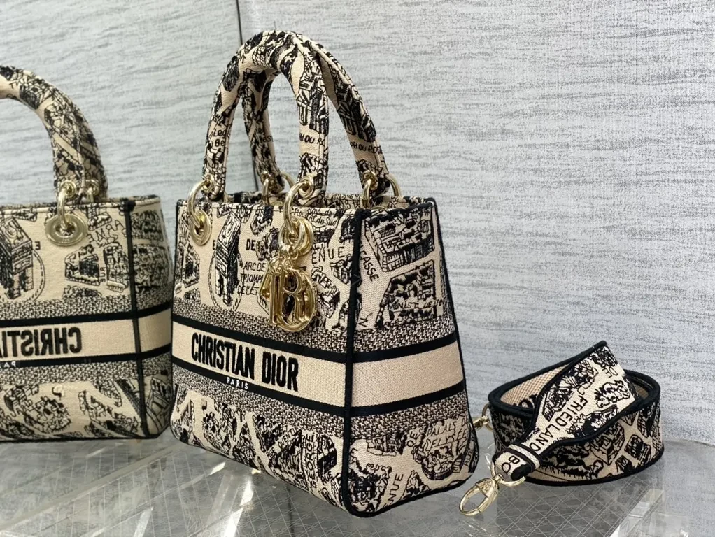 View 4 of Bold Graphic Tote â€” Beige/Black Jacquard, City Sophistication