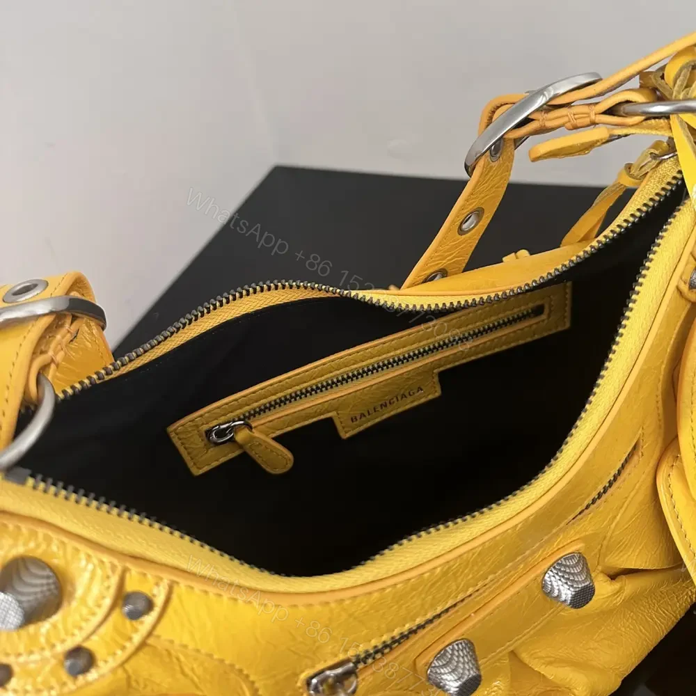 View 9 of 高仿Balenciaga*LeCagole系列餃子包黃色S