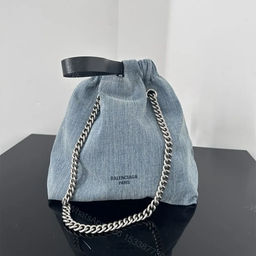 高仿Balenciaga2023年新款Crushtote牛仔布垃圾袋小號 — view 1