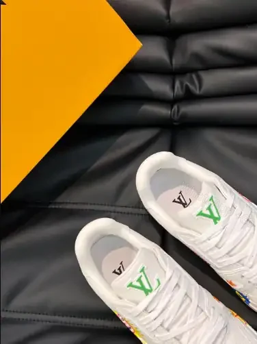 View 6 of LOUIS VUITTON X YAYOI KUSAMA LV TRAINER SNEAKER IN WHITE – LSVT352